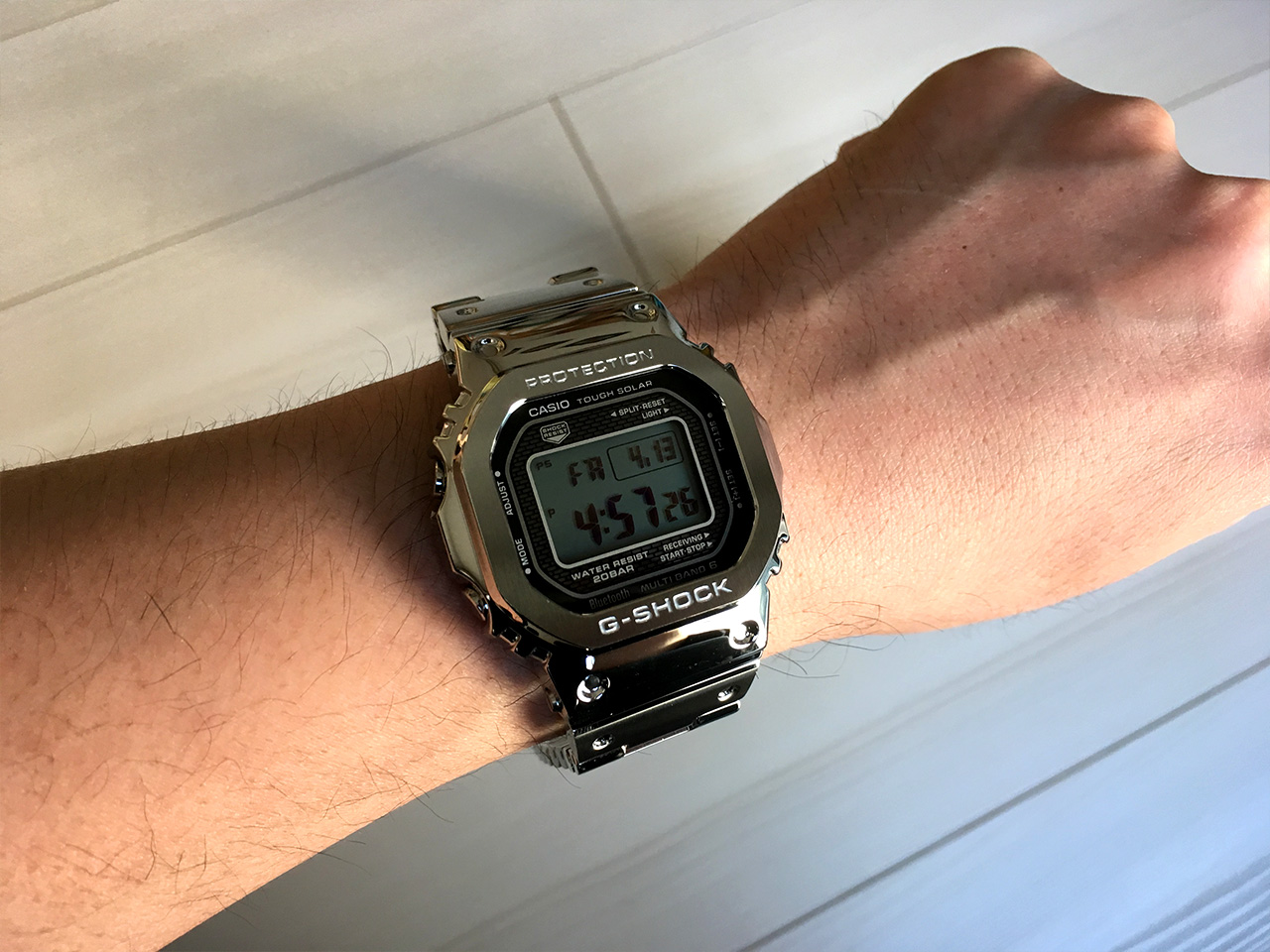 G-SHOCK生誕35周年のカシオが熱い。スクエア型初のフルメタルモデル『GMW-B5000D-1JF』を実機レポート | KONFIG MEDIA