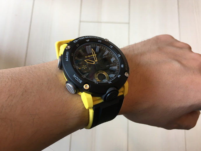 G-SHOCK G-SHOCK GA-2000-1A9JF 腕に装着の様子